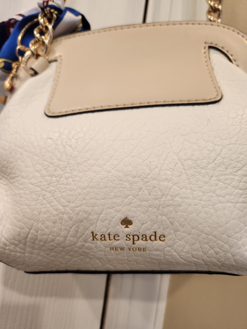 Kate Spade Cream and White Women's Crossbody Bag with Bow and Scarf Accent - Picture 15 of 15
